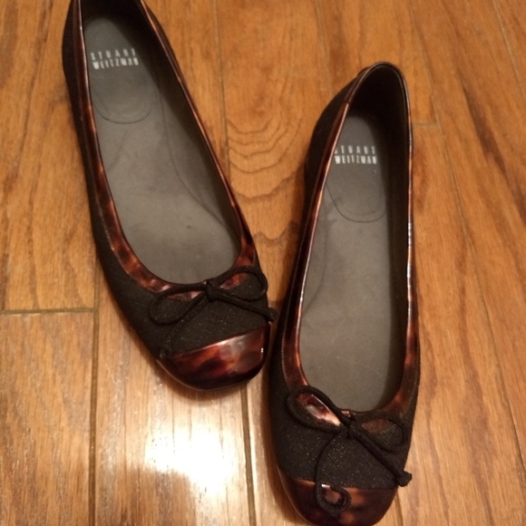 Stuart Weitzman flats with tortoise trim - Picture 1 of 4